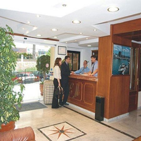 Apartamentos Mediterraneo Marbella Exterior photo